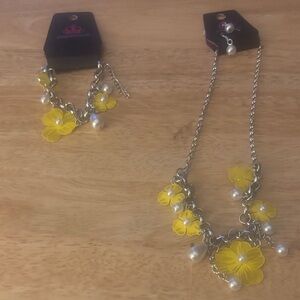 NWT-2 pc bundle
Charming Yellow Floral Necklace with Pearls/braclet